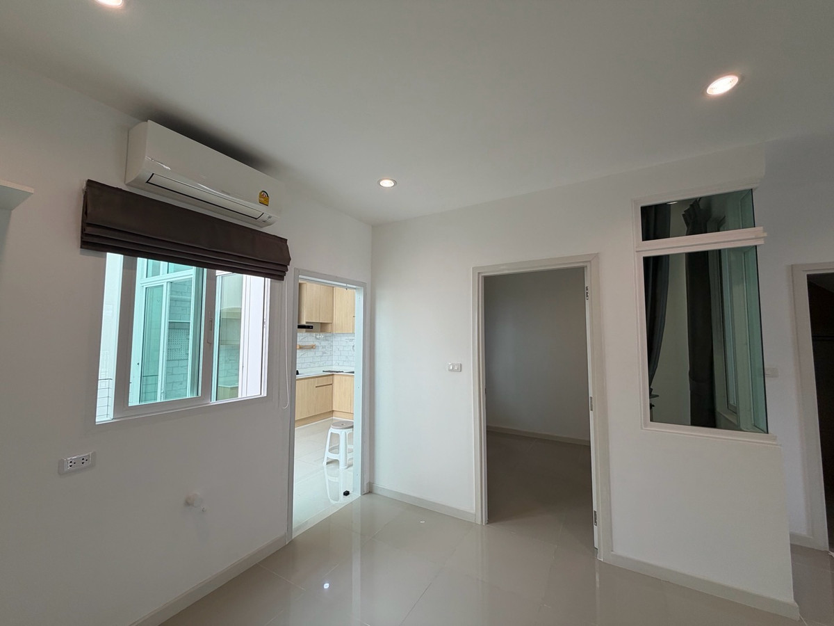 For SaleTownhomePathum Thani,Rangsit, Thammasat : 🏠Townhouse for sale on the edge of Chuan Chuen Town Rangsit-Khlong 1 , 2 floors, 4 bedrooms, near Future Park Rangsit.