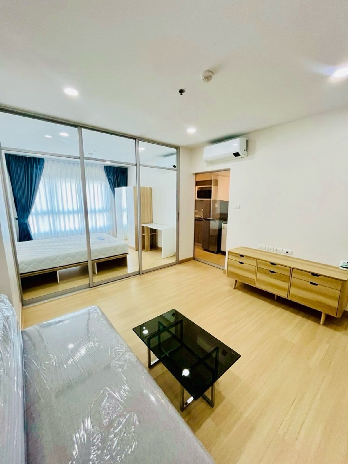 ให้เช่าคอนโดสมุทรปราการ สำโรง : ✨Rare item✨81/8 ชั้น8 ห้องOneBedRoom 35 ตรม. ครัวแยกห้องใหม่เอี่ยม หายาก ห้องติดฟิตเนส เดินออกจากห้องออกกำลังกายได้ทันที
เหมาะมากสำหรับคนทำงาน / ชาวต่างชาติ / คนรักสุขภาพ 🌿