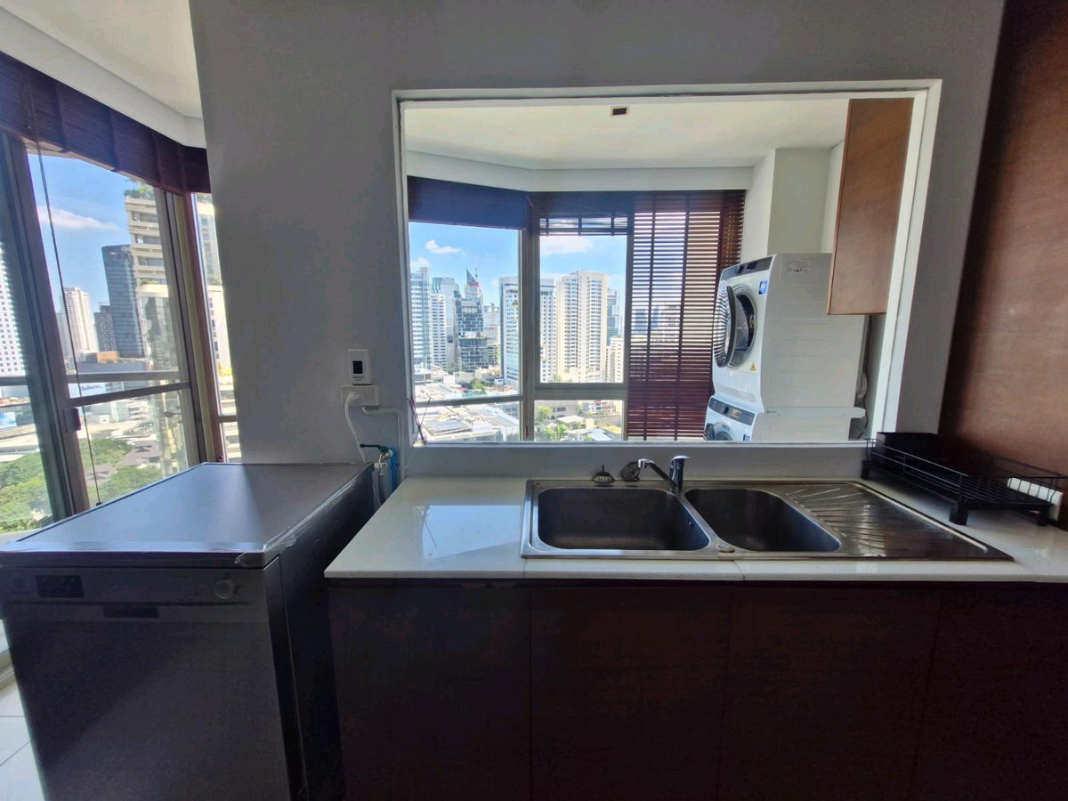 For RentCondoSukhumvit, Asoke, Thonglor : for rent The Lake 3bedroom 3bathroom 254 sqm rent fee 120,000 per month rainy 081-8895470 whatapp