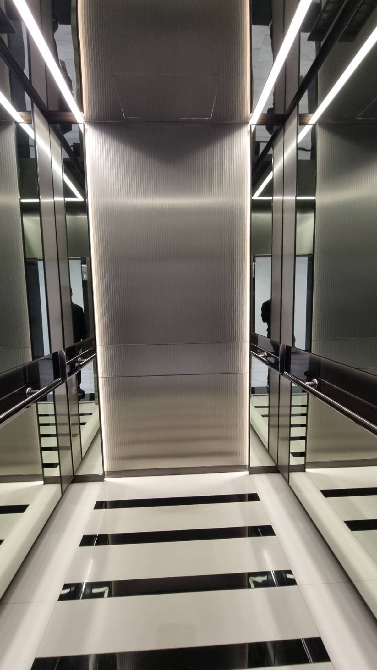 For RentOfficeRama9, Petchburi, RCA : Office for Rent – Rama 9 Area Corner Unit | Near MRT Rama 9