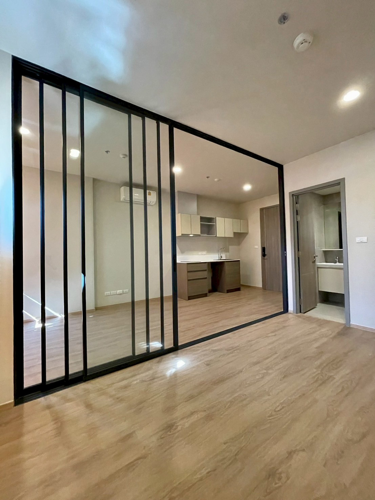 For SaleCondoSathorn, Narathiwat : The Issara Sathorn special price starting at 4.59 million baht* (normal price 6.46 MB*)