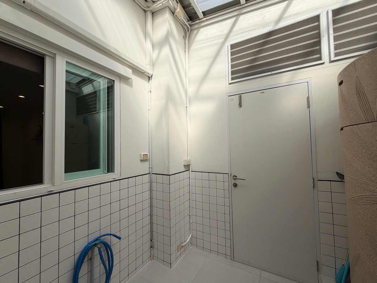 For SaleTownhomePathum Thani,Rangsit, Thammasat : 🏠Townhouse for sale on the edge of Chuan Chuen Town Rangsit-Khlong 1 , 2 floors, 4 bedrooms, near Future Park Rangsit.