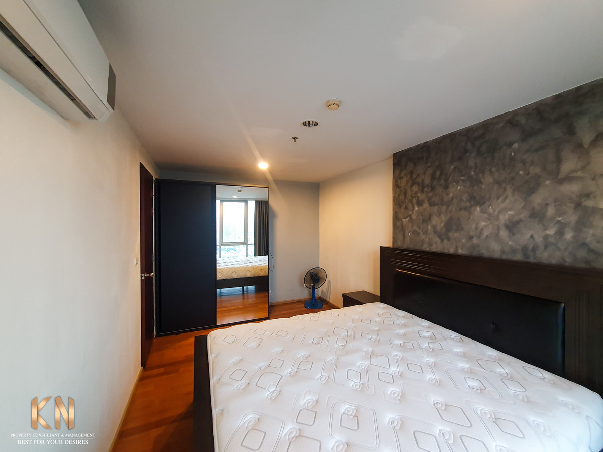 For SaleCondoLadprao, Central Ladprao : Square meters, less than a hundred thousand, size 45.68 sq m., only 3.25 million baht.