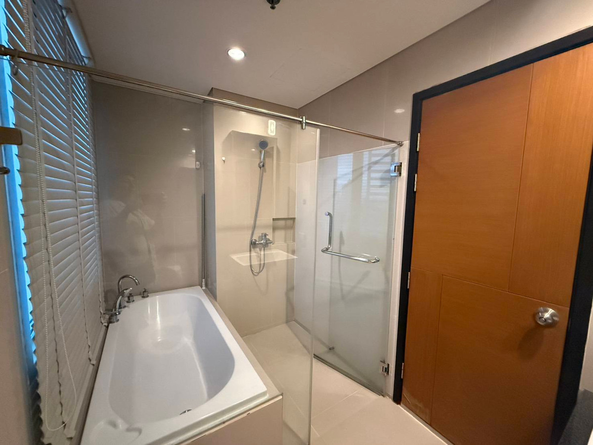 For RentCondoWongwianyai, Charoennakor : 🔥Beautiful room, good view, Villa Sathorn 2bedroom 2bathroom 🚗 Fixed parking, high floor, fully furnished, ready to move in, next to BTS Krung Thonburi 0 meters  