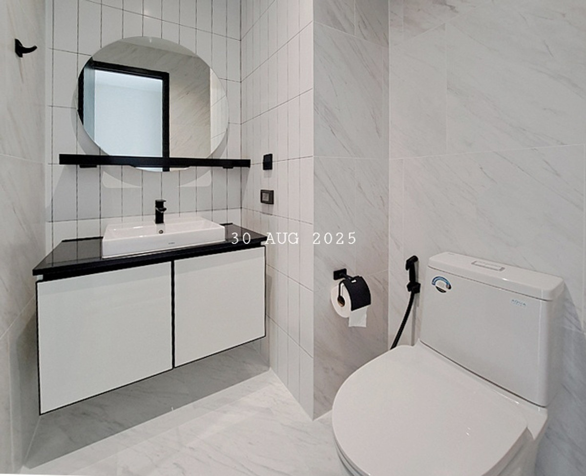 CondoWongwianyai, Charoennakor : Rent / Sell Chapter Charoennakhon (large room 40 sq m. Studio Plus+) Chapter Charoennakhon