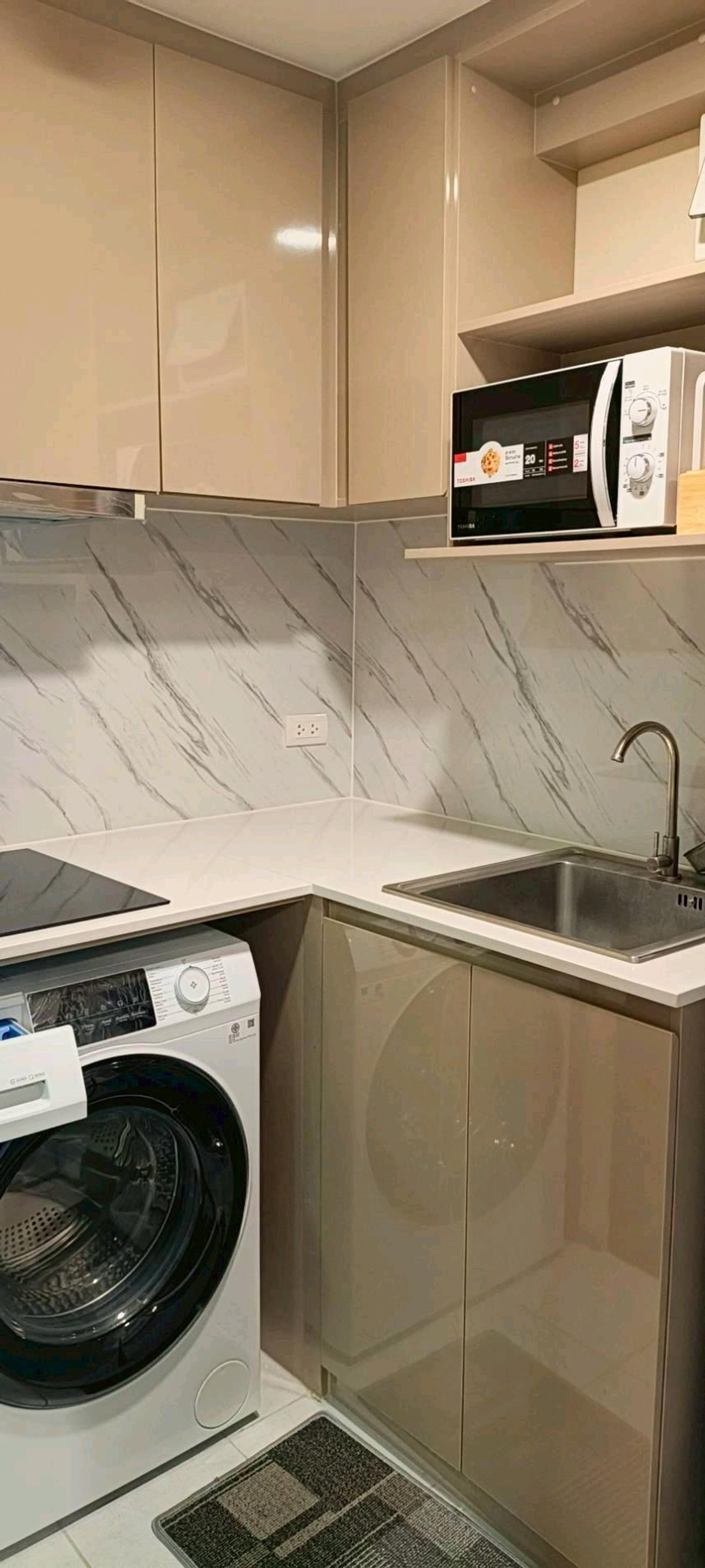 For RentCondoRatchadapisek, Huaikwang, Suttisan : 🍃💫 Low-rise condo, peaceful atmosphere, private, potential location, near Ratchada-Rama 9 job areas, available rooms ready to move in.