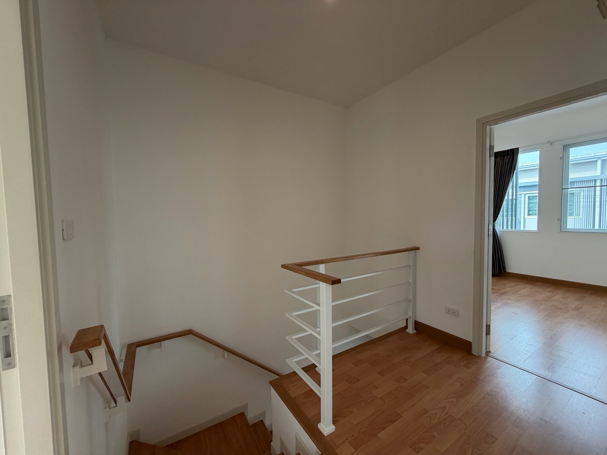 For SaleTownhomePathum Thani,Rangsit, Thammasat : 🏠Townhouse for sale on the edge of Chuan Chuen Town Rangsit-Khlong 1 , 2 floors, 4 bedrooms, near Future Park Rangsit.