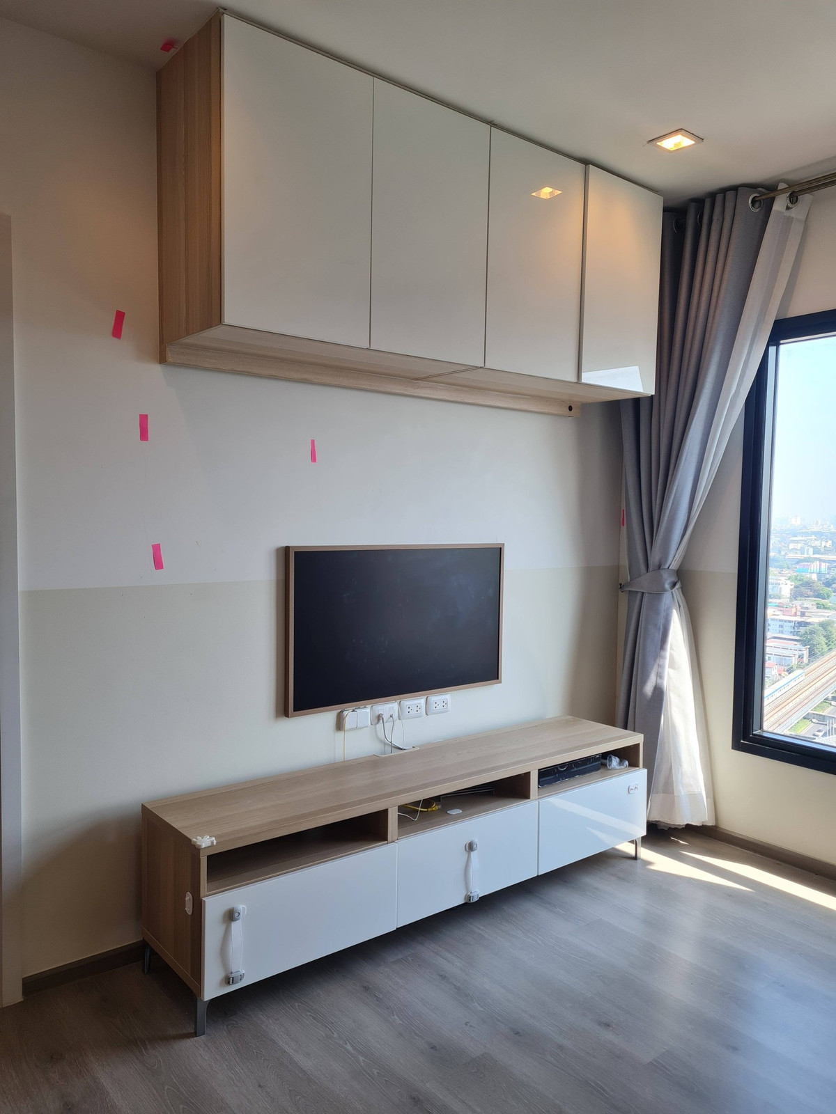 For RentCondoBang kae, Phetkasem : ⭐️ The Base Phetkasem ⭐️2 bedrooms, 1 bathroom, 52 sq m., has a walk in closet, fully furnished.