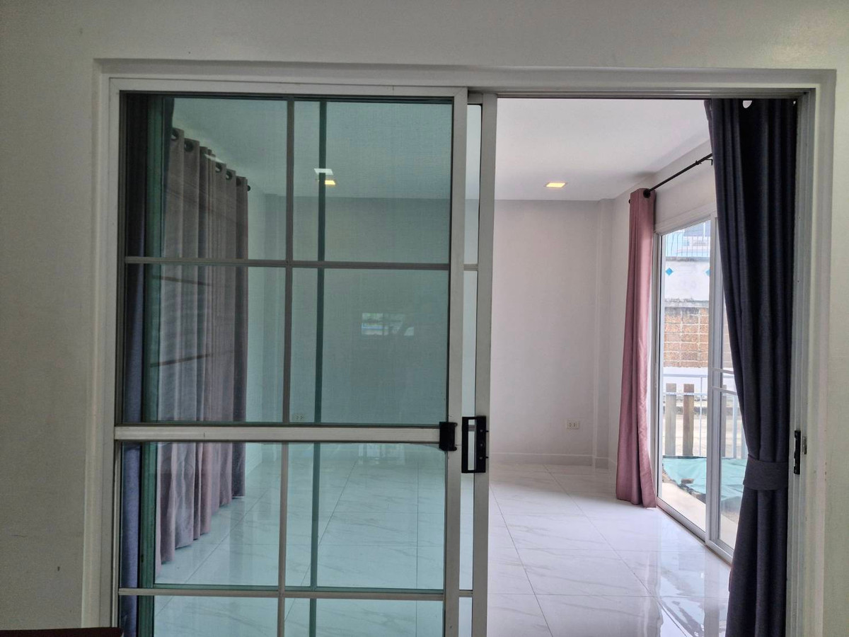 For RentHouseNonthaburi, Bang Yai, Bangbuathong : Newly renovated house near Bang Bua Thong Hospital. can register a company