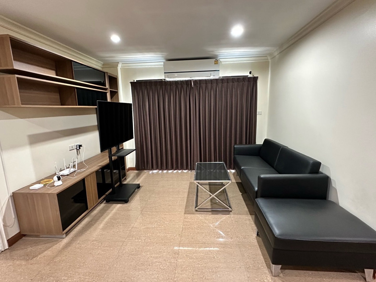 ให้เช่าคอนโดพระราม 3 สาธุประดิษฐ์ : ให้เช่า พร้อมเข้าพักวิวเเม่น้ำเจ้าพระยา คอนโดวิวแม่น้ำเจ้าพระยา – ลุมพินี เพลส นราธิวาส – เจ้าพระยา
ชั้น 29  ตึก B  ขนาด 68  ตร.ม.  2 ห้องนอน  2 ห้องน้ำ ราคา 18,000 บาท
