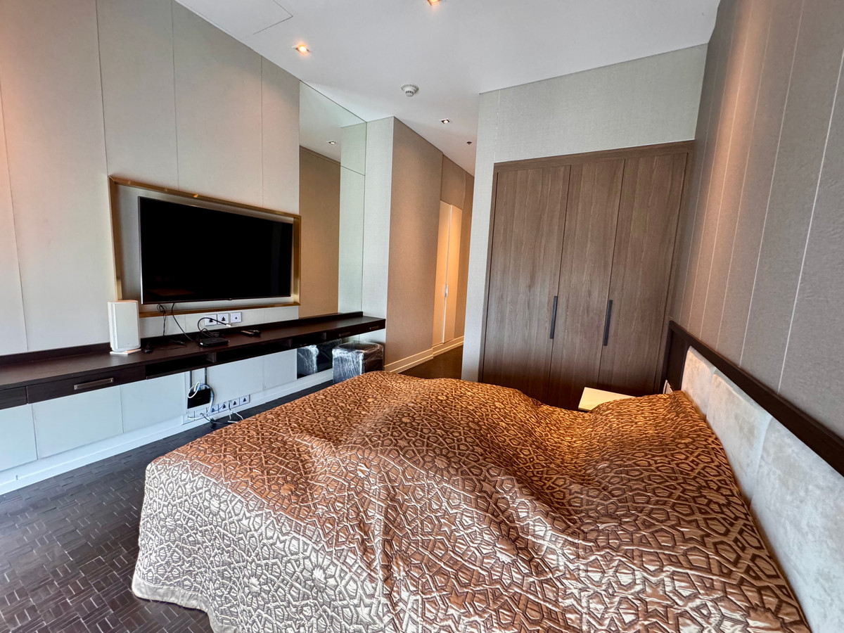 For SaleCondoSathorn, Narathiwat : The Ritz Carlton Residence “Ultra-Luxury Living Above Bangkok’s Skyline” 4Bed5Bath 273sqm high floor 40+ 150MB Call 0635925888