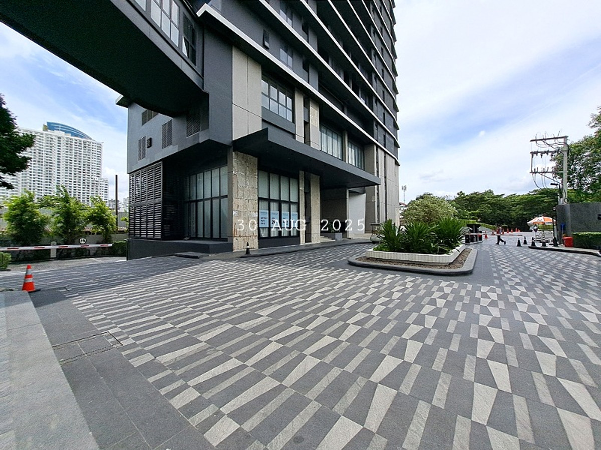 CondoWongwianyai, Charoennakor : Rent / Sell Chapter Charoennakhon (large room 40 sq m. Studio Plus+) Chapter Charoennakhon