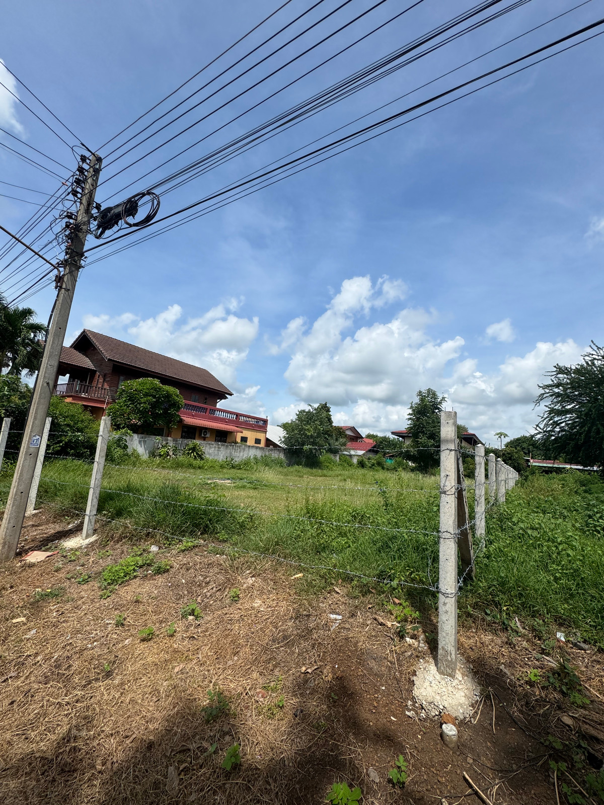 For SaleLandBuri Ram : Land for sale, already filled, 199 sq m, next to the road on 2 sides, Nong Ki District, Buriram Province.