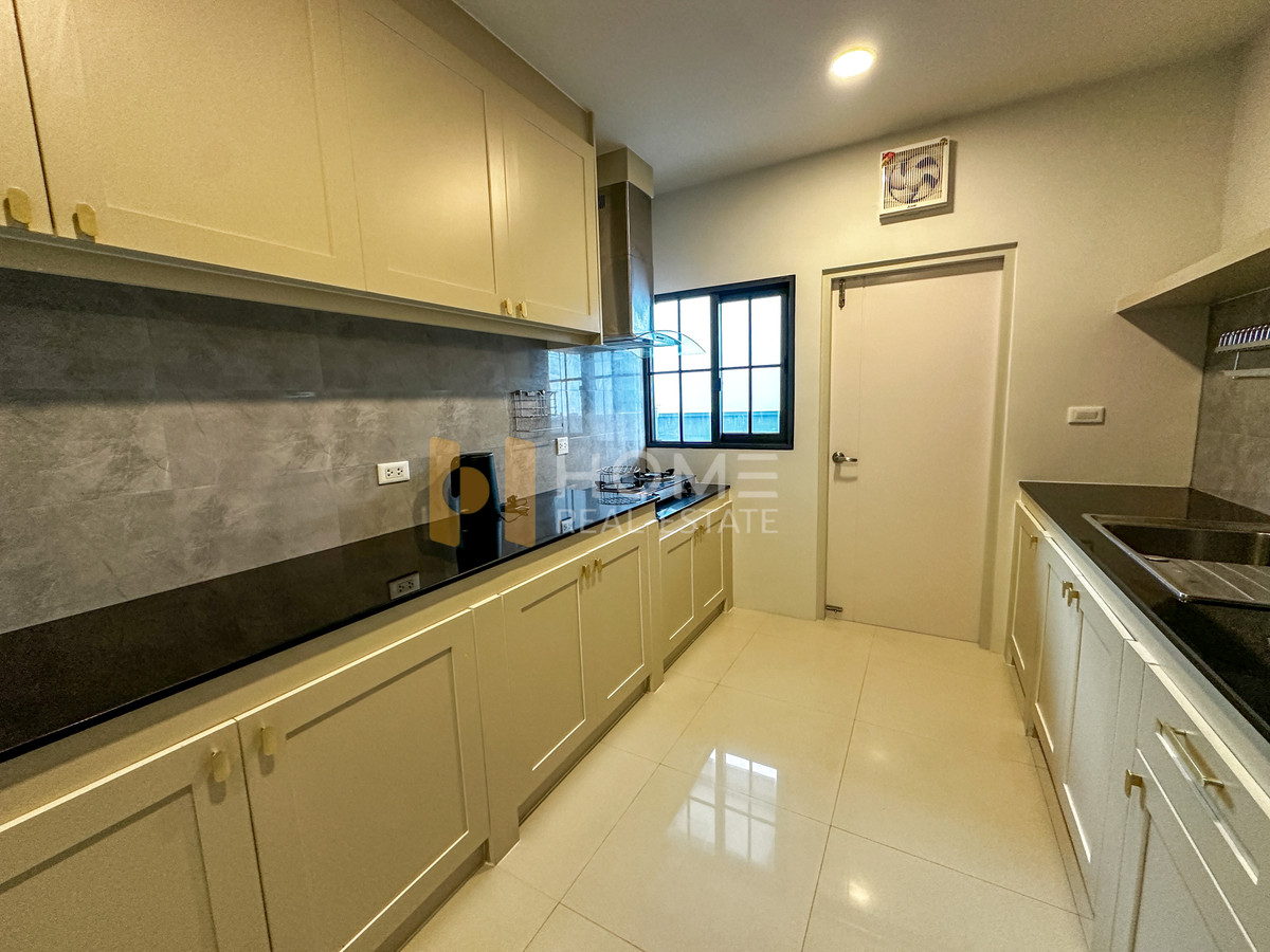 ให้เช่าบ้านบางนา แบริ่ง ลาซาล : เซนโทร บางนา / 4 ห้องนอน (เช่า), Centro Bangna / 4 Bedrooms (FOR RENT) YOK017