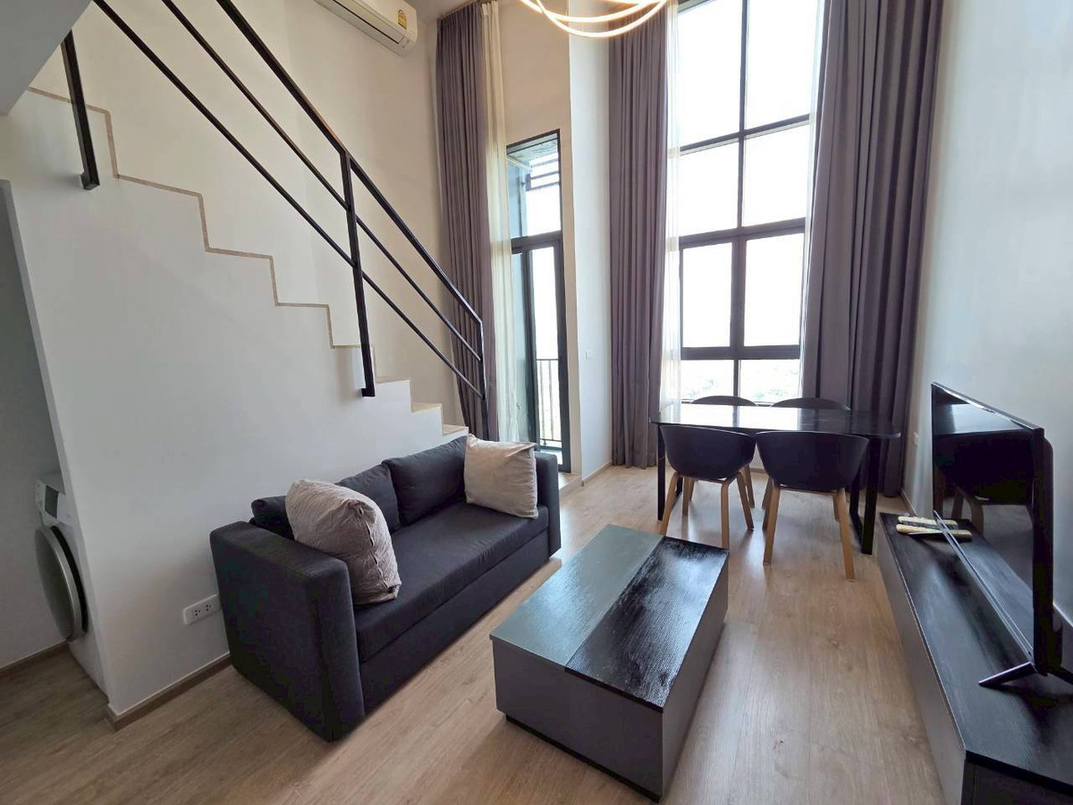 For RentCondoRama9, Petchburi, RCA : PFD-07856 For rent Ideo New Rama 9, Duplex room, 2 floors, 37 sq m., high ceiling, 23rd floor, city view, 17,000 baht.
