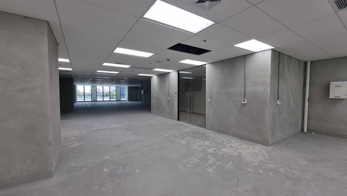 ให้เช่าร้านค้า/ตลาดนัดพระราม 9 เพชรบุรีตัดใหม่ RCA : ให้เช่าพื้นที่ Retail ในตึกสำนักงาน ทำเลพระราม 9 | ใกล้ MRT พระราม 9