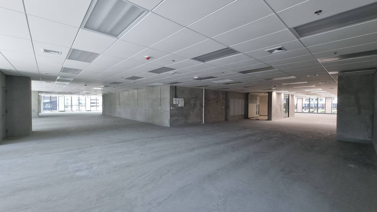 ให้เช่าร้านค้า/ตลาดนัดพระราม 9 เพชรบุรีตัดใหม่ RCA : ให้เช่าพื้นที่ Retail (เช่าทั้งชั้น) ในตึกสำนักงาน ทำเลพระราม 9 | ใกล้ MRT พระราม 9