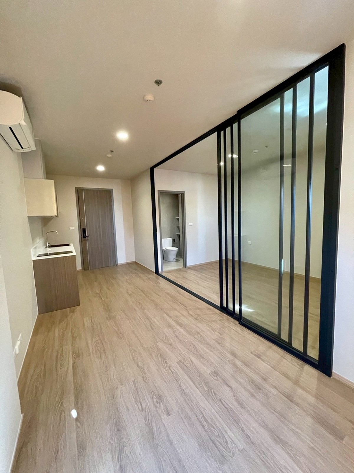 For SaleCondoSathorn, Narathiwat : The Issara Sathorn special price starting at 4.59 million baht* (normal price 6.46 MB*)