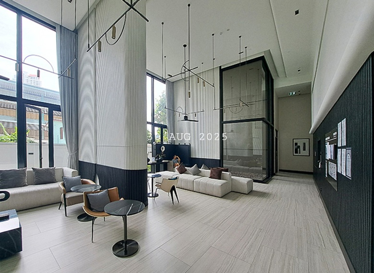 CondoWongwianyai, Charoennakor : Rent / Sell Chapter Charoennakhon (large room 40 sq m. Studio Plus+) Chapter Charoennakhon