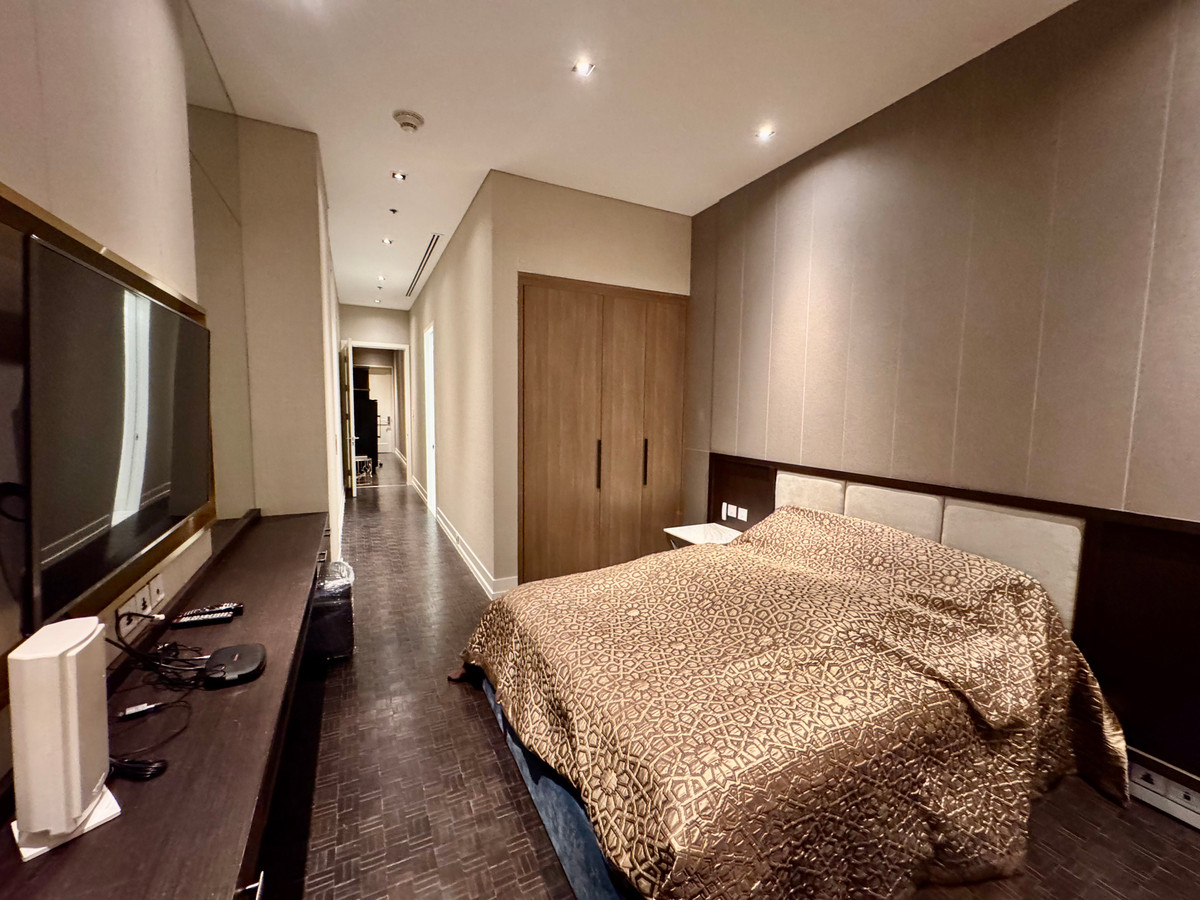 For SaleCondoSathorn, Narathiwat : The Ritz Carlton Residence “Ultra-Luxury Living Above Bangkok’s Skyline” 4Bed5Bath 273sqm high floor 40+ 150MB Call 0635925888