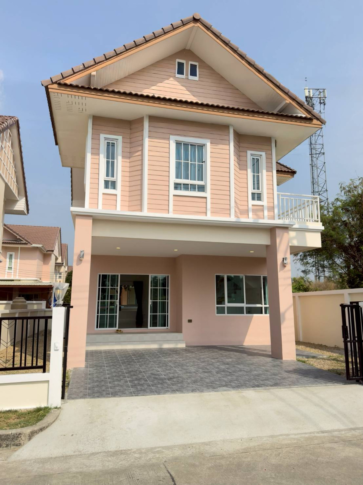 ขายบ้านพระราม 5 ราชพฤกษ์ บางกรวย : ขายบ้านเดี่ยว 2 ชั้น นนทรีฟลอร่า ศาลายา-คลองมหาสวัสดิ์ บางกรวย ใกล้เซ็นทรัล ศาลายา