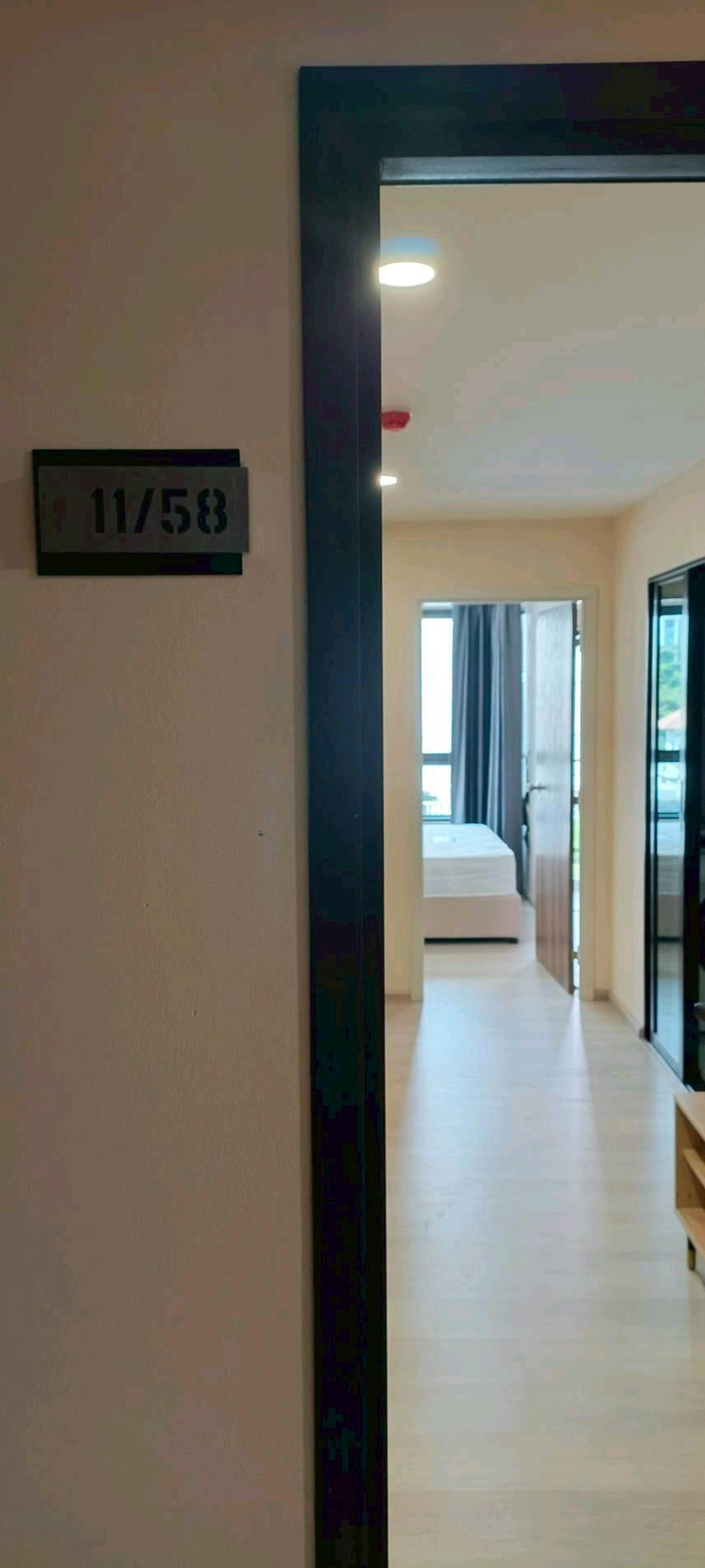 For RentCondoRatchadapisek, Huaikwang, Suttisan : 🍃💫 Low-rise condo, peaceful atmosphere, private, potential location near Ratchada-Rama 9 job areas.