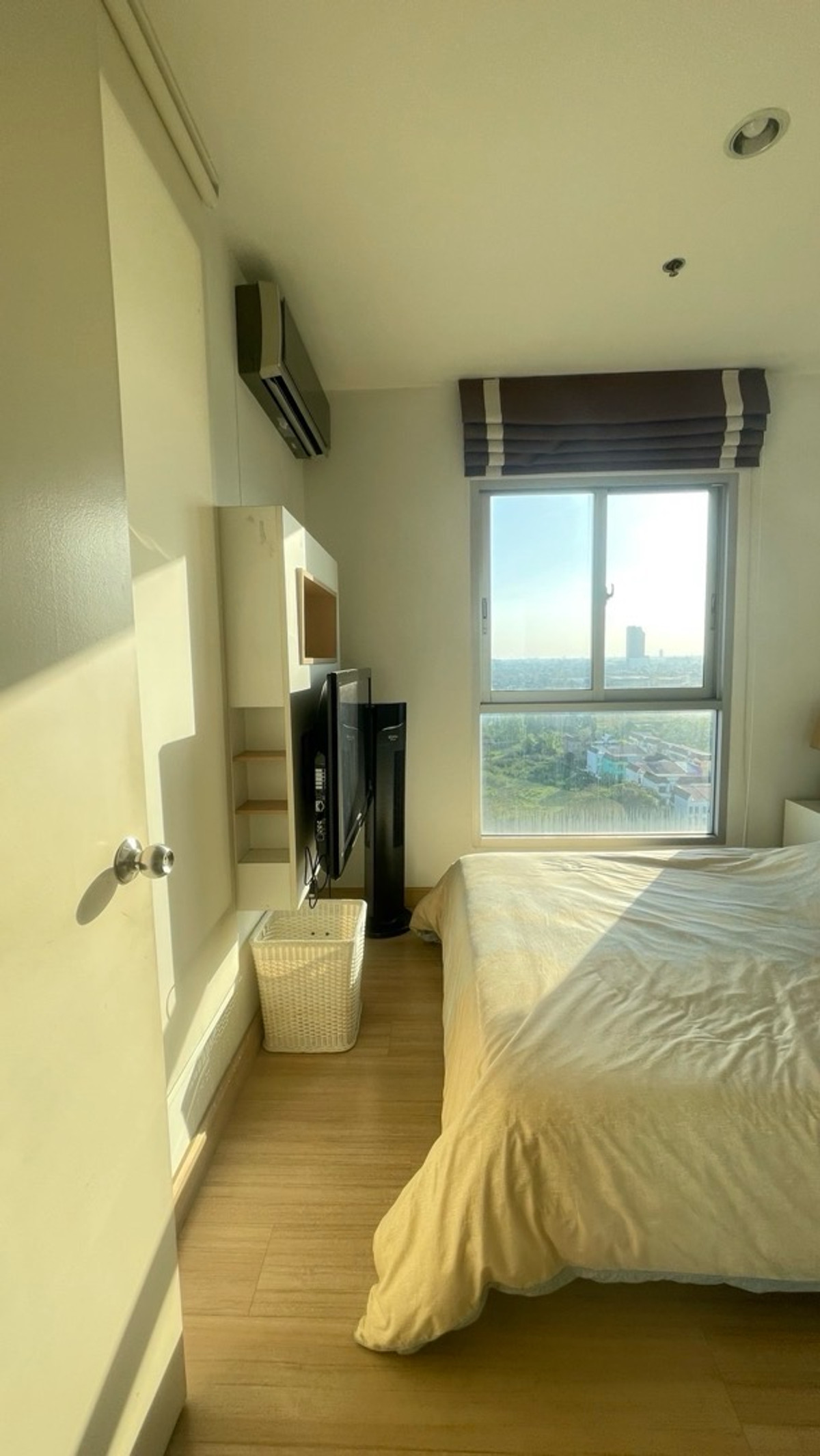 For SaleCondoBangna, Bearing, Lasalle : For sale: The Parkland Srinakarin lakeside (The Parkland Srinakarin Lakeside)  🛏️ 1 bedroom 🛁 1 bathroom 🛋️ 1 living room, size 36 sq m. Building 1, 18th floor 🌅 City view ✨ Price 1,700,000 baht ✨