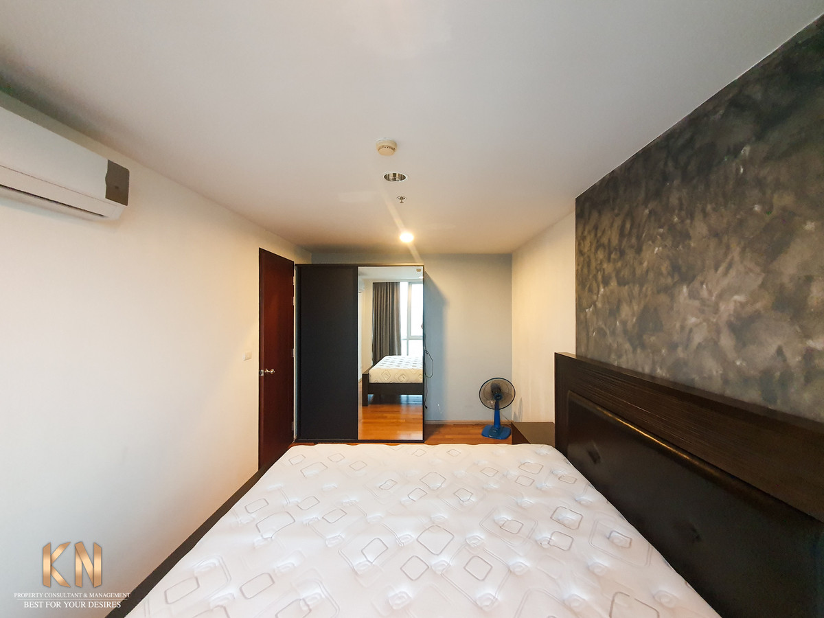 For SaleCondoLadprao, Central Ladprao : Square meters, less than a hundred thousand, size 45.68 sq m., only 3.25 million baht.