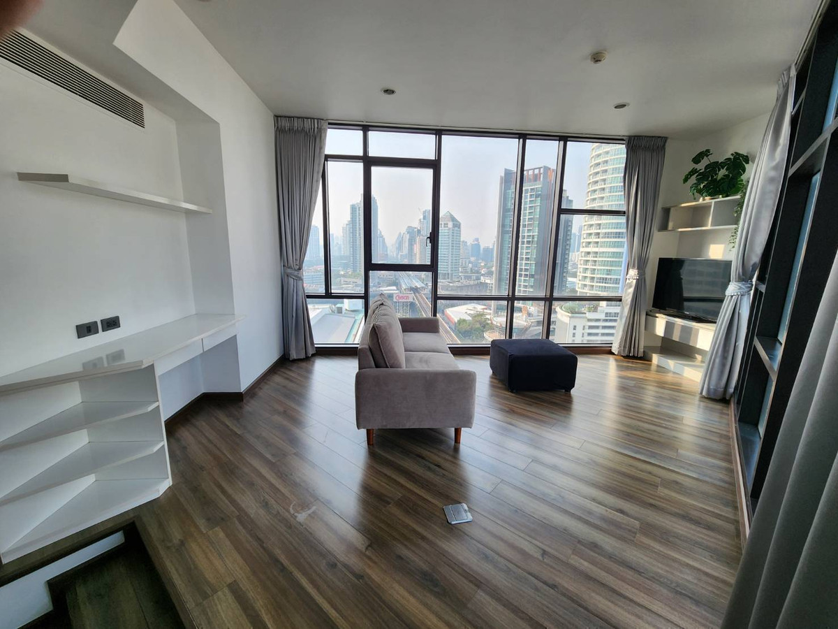 For RentCondoOnnut, Udomsuk : Wyne Sukhumvit — Layout is hard to find, 50 sq m, big room, comfortable like a suite! Rare Item unit, extra large size, 15th floor, clear city view. Ready to move into the heart of Phra Khanong.