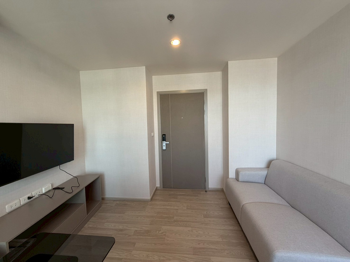 For RentCondoBangna, Bearing, Lasalle : 🏙️ For rent IDEO MOBI EASTPOINT 📍14K 29 sq m., only 250 m. from BTS Bangna (can actually walk!)