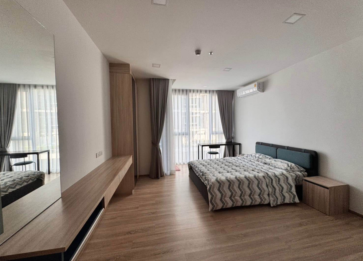 For RentCondoRatchathewi,Phayathai : XT Phayathai — 1 Bed, large room 42 sq m, rental price 24,000.- for a room of this size in a new building. Considered the best value, spacious room, complete functions, with a state-of-the-art central area in the heart of Phayathai.