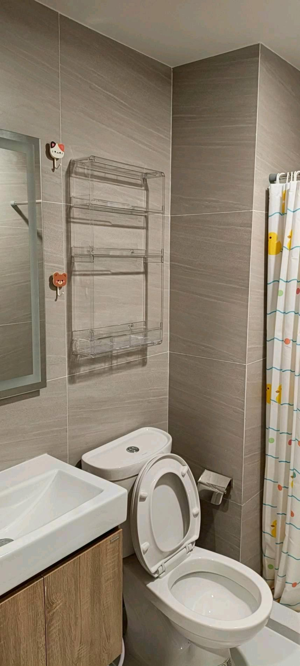 For RentCondoRatchadapisek, Huaikwang, Suttisan : 🍃💫 Low-rise condo, peaceful atmosphere, private, potential location, near Ratchada-Rama 9 job areas, available rooms ready to move in.