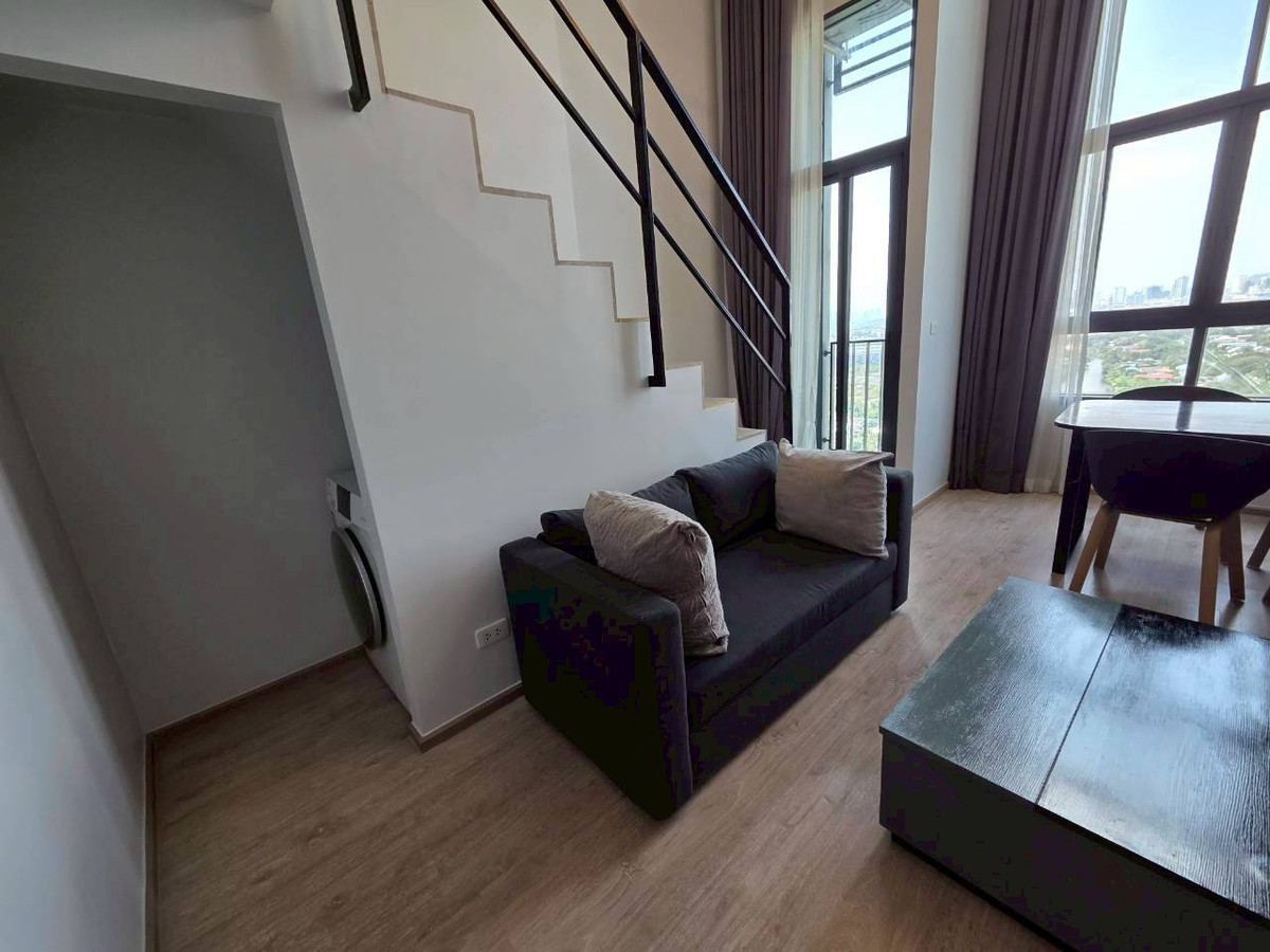 For RentCondoRama9, Petchburi, RCA : PFD-07856 For rent Ideo New Rama 9, Duplex room, 2 floors, 37 sq m., high ceiling, 23rd floor, city view, 17,000 baht.