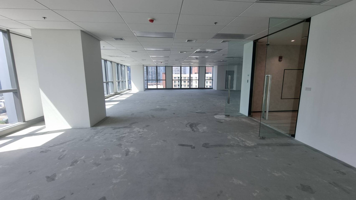 ให้เช่าสำนักงานพระราม 9 เพชรบุรีตัดใหม่ RCA : ให้เช่าออฟฟิศ (ทั้งชั้น) ทำเลพระราม 9 | ใกล้ MRT พระราม 9