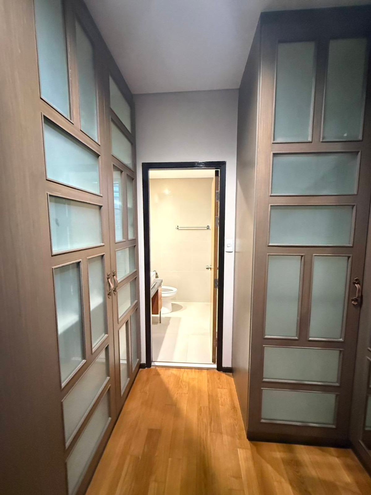 For RentCondoWongwianyai, Charoennakor : 🔥Beautiful room, good view, Villa Sathorn 2bedroom 2bathroom 🚗 Fixed parking, high floor, fully furnished, ready to move in, next to BTS Krung Thonburi 0 meters  