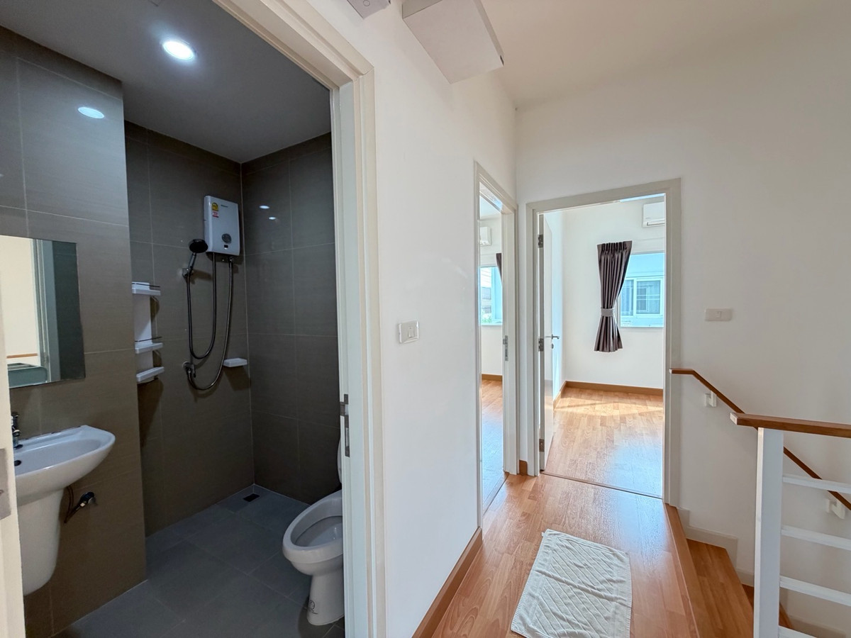 For SaleTownhomePathum Thani,Rangsit, Thammasat : 🏠Townhouse for sale on the edge of Chuan Chuen Town Rangsit-Khlong 1 , 2 floors, 4 bedrooms, near Future Park Rangsit.