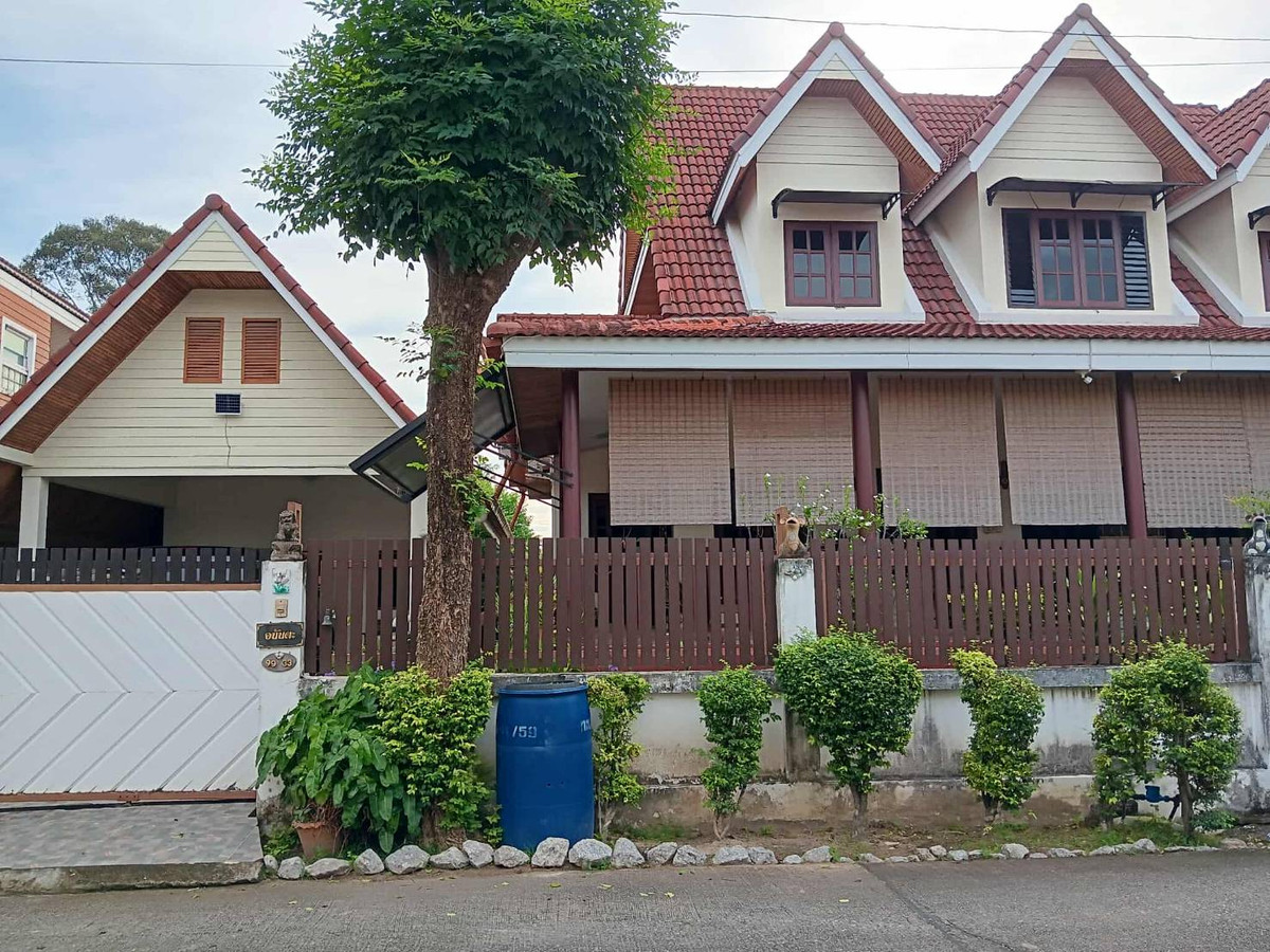 ขายบ้านระยอง : ขายถูกมาก!! บ้าน 2 หลัง บนที่ดิน 122 ตร.ว. ทำเลทอง อ.บ้านฉาง จ.ระยอง ใกล้โลตัส ชายหาด นิคม  สนามบินฯ