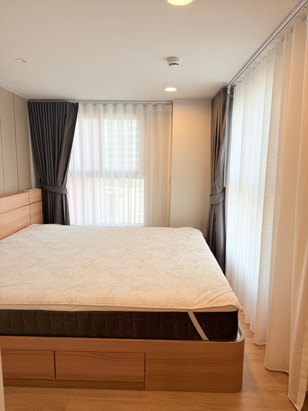 For RentCondoSiam Paragon ,Chulalongkorn,Samyan : Rare location room, 2 bedrooms, 2 bathrooms, 2 floors, large size, Chula location.