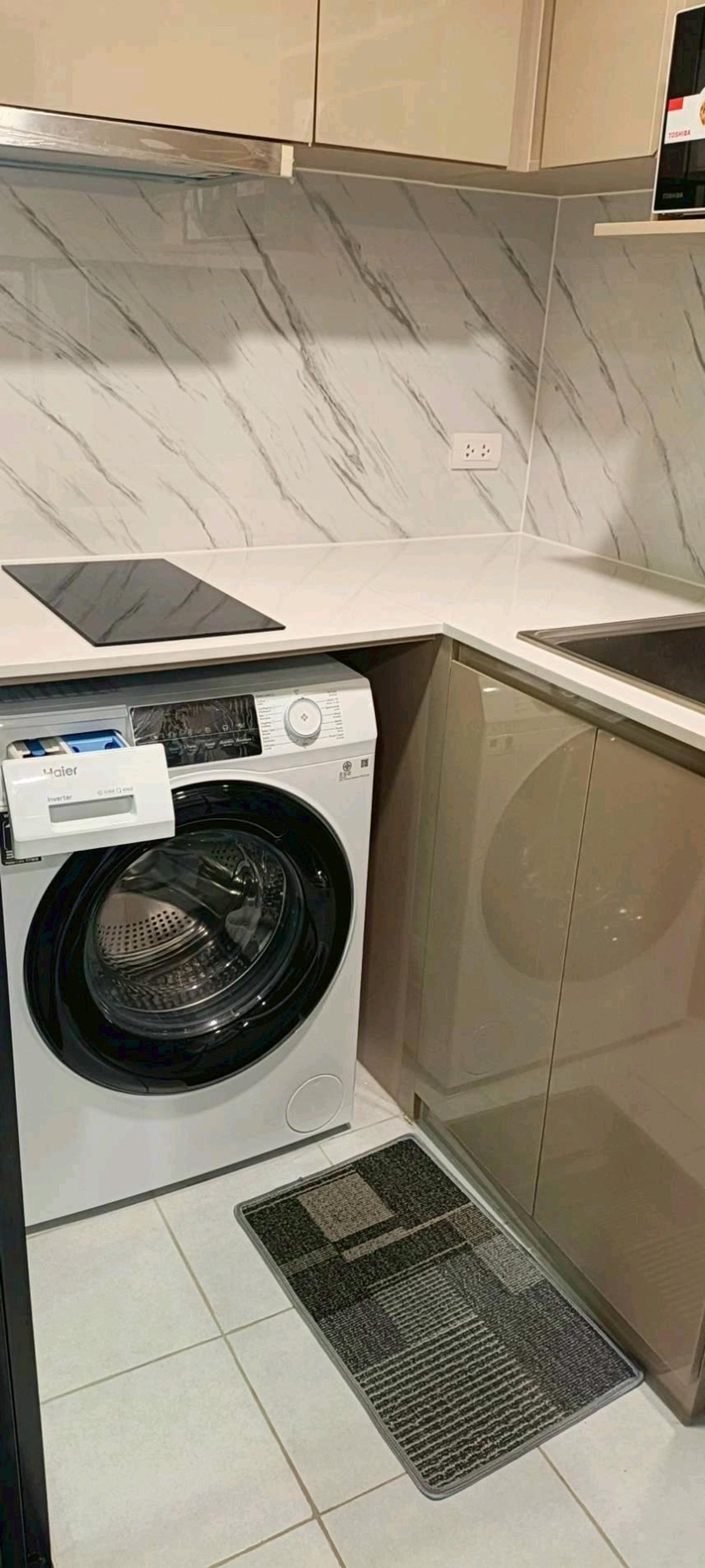 For RentCondoRatchadapisek, Huaikwang, Suttisan : 🍃💫 Low-rise condo, peaceful atmosphere, private, potential location, near Ratchada-Rama 9 job areas, available rooms ready to move in.