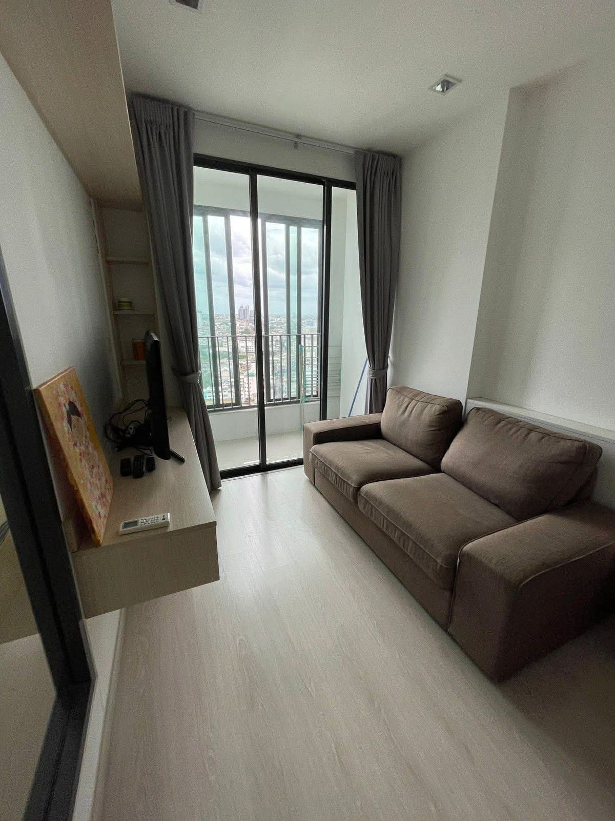 ให้เช่าคอนโดวงเวียนใหญ่ เจริญนคร : ⭐️IDEO Mobi Sathorn⭐️ห้องสวยขนาด 28.5 ตรม. บิ้วอินเฟอนิเจอร์ เครื่องใช้ไฟฟ้าครบครัน