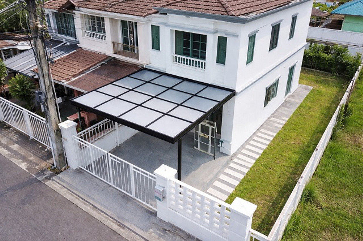 For RentHousePathum Thani,Rangsit, Thammasat : fully furnished Washing Machine For rent 2story corner house Future Park Rangsit 2.75km.2beds 2baths