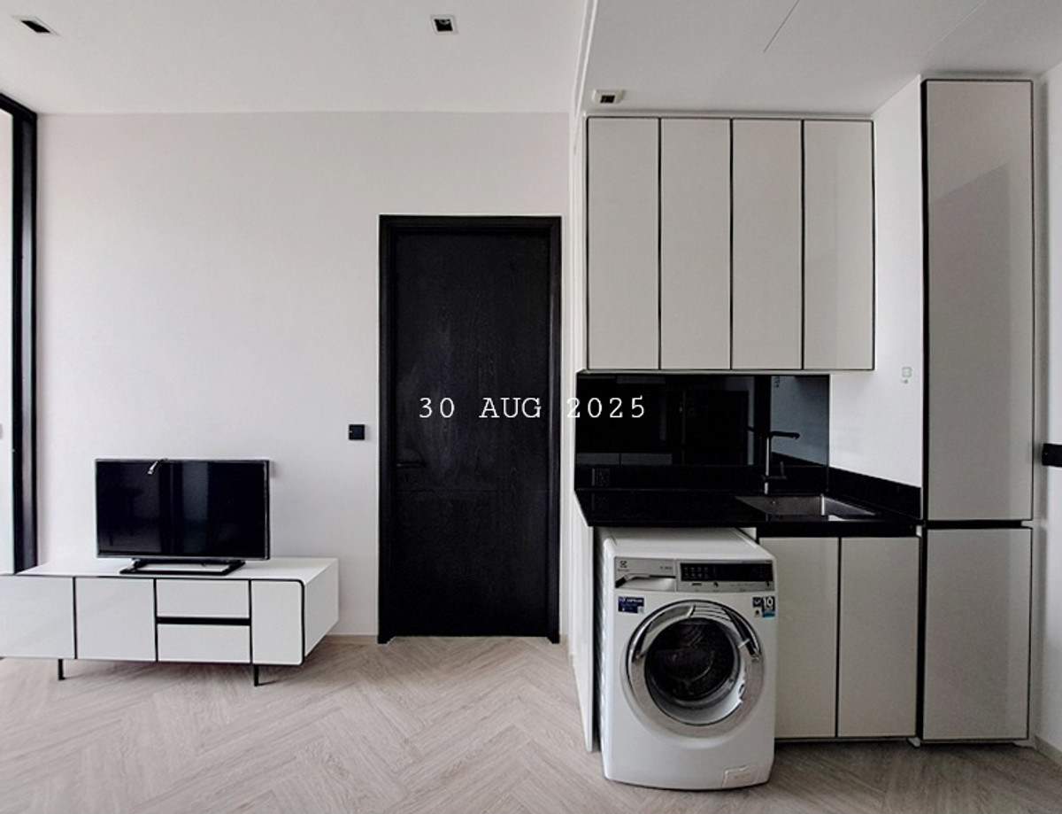 CondoWongwianyai, Charoennakor : Rent / Sell Chapter Charoennakhon (large room 40 sq m. Studio Plus+) Chapter Charoennakhon