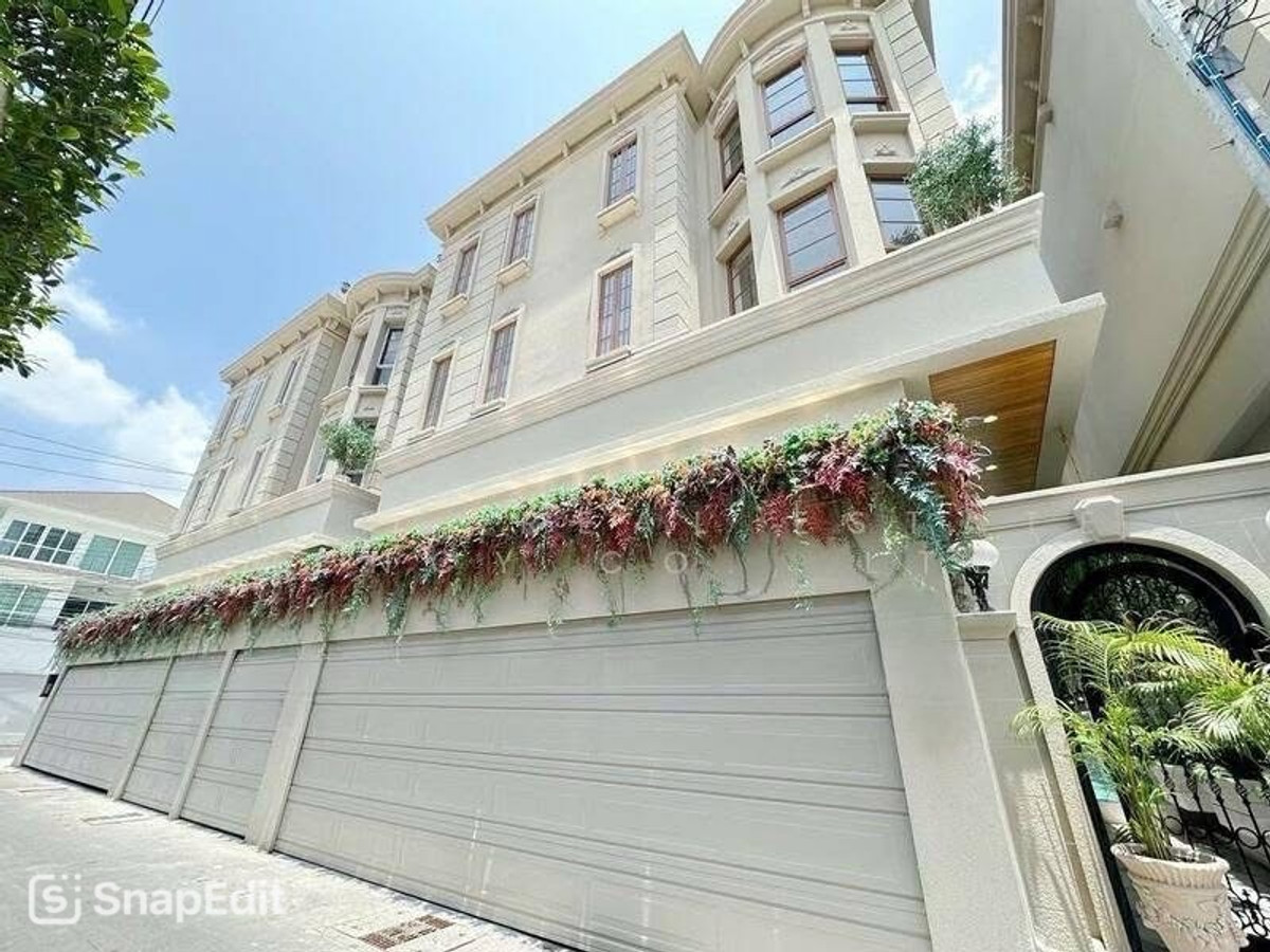 For SaleHouseSukhumvit, Asoke, Thonglor : Luxury Detached House for Sale in Ekkamai with Private Swimming Pool near International Schools – CASA EKAMAI 28