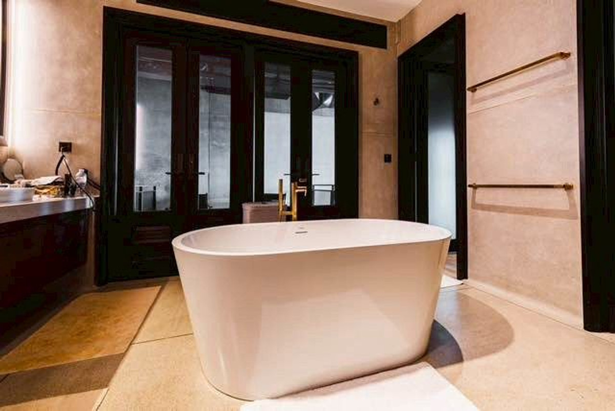 For SaleCondoSathorn, Narathiwat : Urgent sale, good value, luxury condo, Windshell naradhiwas Sathorn, size 562.35 Sqm., 5 bedrooms, high floor.