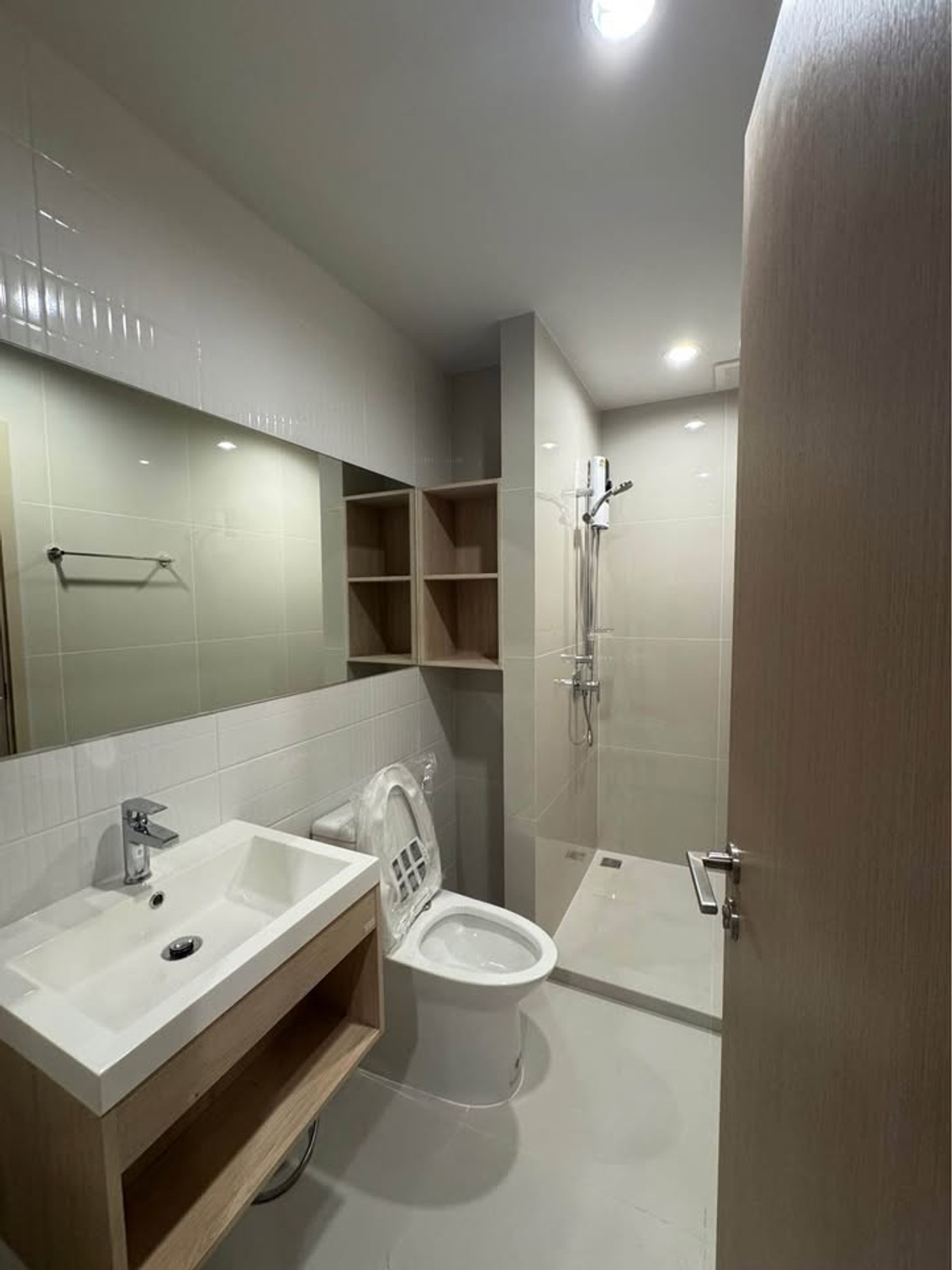 For RentCondoBangna, Bearing, Lasalle : 🔥 For rent Nue Mega Plus Bangna 🔥 📍 next to Mega Bangna & IKEA Bangna 🛍