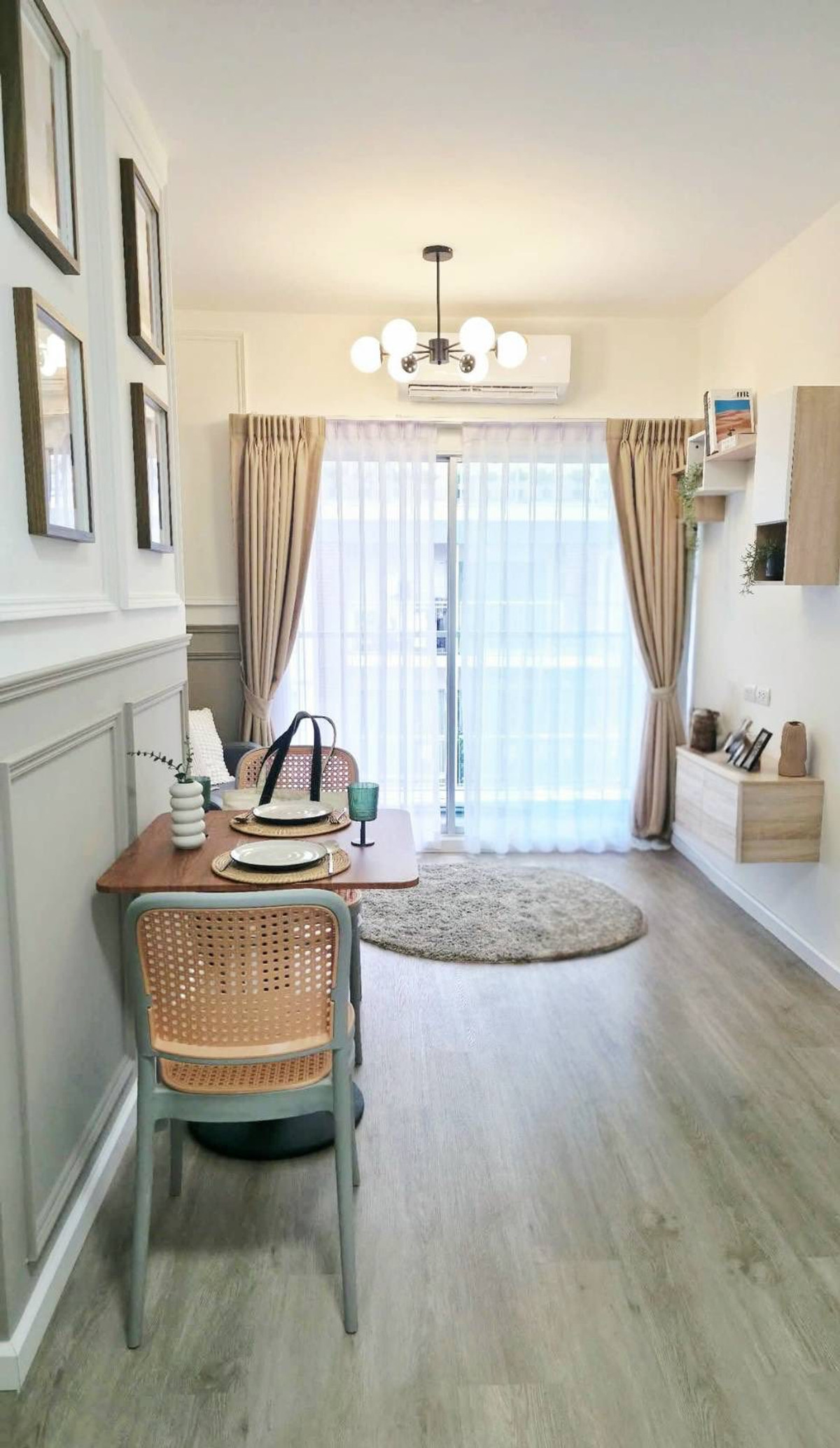 For RentCondoRama9, Petchburi, RCA : "Condo for rent, A Space Asoke-Ratchada, good location, near MRT Rama 9, only 850 meters, complete with furniture and electrical appliances.