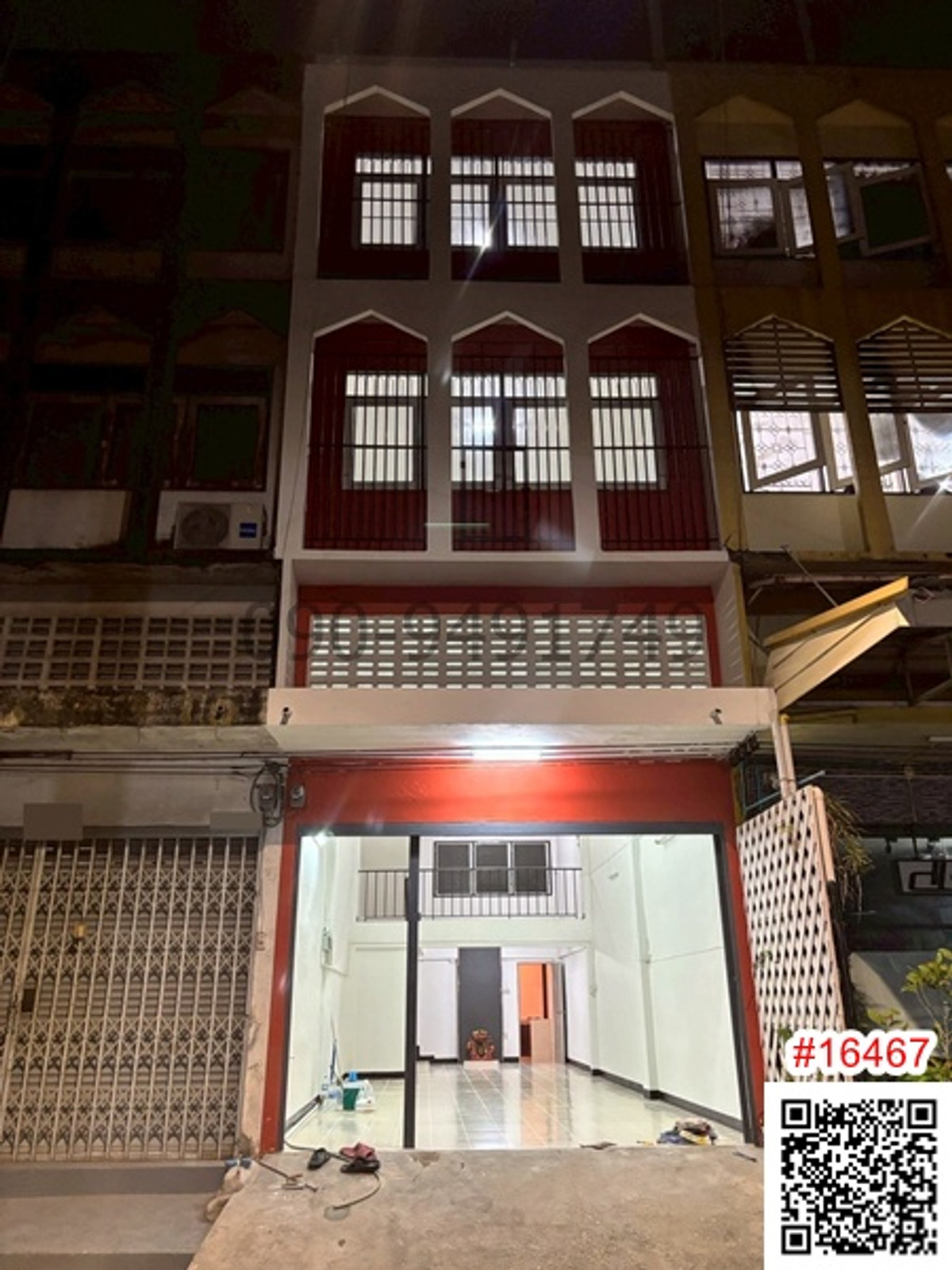For RentTownhomeChokchai 4, Ladprao 71, Ladprao 48, : Rent a 3 and a half story commercial building in Soi Seri Thai 48, approximately 40 meters from the entrance of the alley.