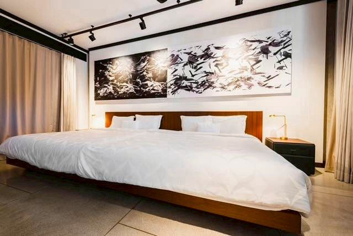 For SaleCondoSathorn, Narathiwat : Urgent sale, good value, luxury condo, Windshell naradhiwas Sathorn, size 562.35 Sqm., 5 bedrooms, high floor.