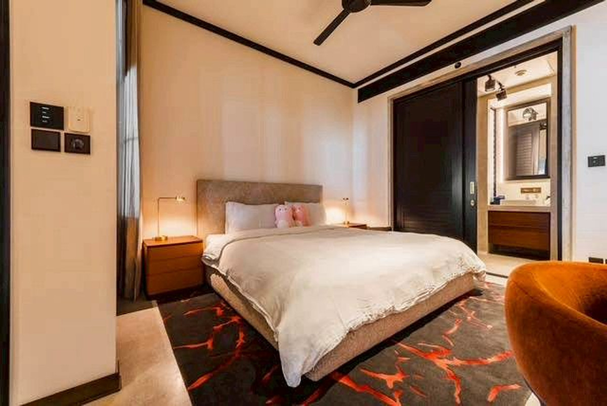 For SaleCondoSathorn, Narathiwat : Urgent sale, good value, luxury condo, Windshell naradhiwas Sathorn, size 562.35 Sqm., 5 bedrooms, high floor.