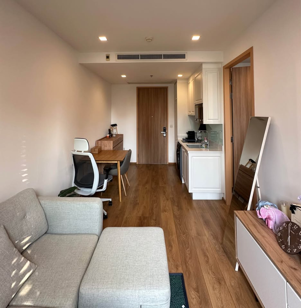 ขายคอนโดสุขุมวิท อโศก ทองหล่อ : +++ขายด่วน Hot Deal !! **Noble BE 33 ** 1 ห้องนอน 1 ห้องน้ำ ขนาด 35 ตรม. เฟอร์ครบพร้อมอยู่+++